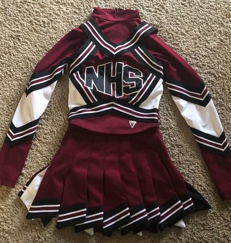 Varsity Cheer Uniforms, Cheerleading Dress, Majorette Outfits, Cheerleading Bags, Varsity Cheer, Dance Uniforms, Cheerleading Team, Cute Cheerleaders, Cheerleading Uniforms