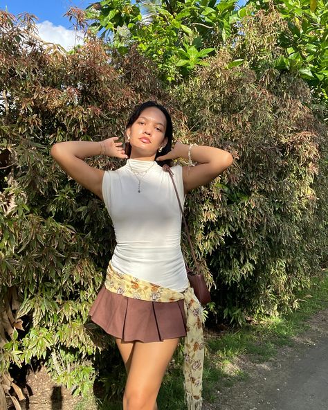 🧸☁️🤎 • • • • • • Brown outfit, outfit inspiration, Fashion inspo, short skirt, brown skirt, paréo, romanticized, romantic style, romantic outfit, Styling tips, Styling inspiration, Ootdgalls, Casual look, Minimal style, Women’s fashion, Daily outfit inspo, Daily fashion looks, Casual chic, Style tips, Style guide, Fashion advice, Fashion tips, Chill outfit, Summer trend, Minimalist outfit , Daily fit, Recent outfit, Pinterest outfit, Pinterest girl, Aesthetic girl #outfitoftheday #outfitinspi... Brown Skirt Summer Outfit, Short Brown Skirt Outfit, Brown Skirt Outfit Summer, Brown Skirt Outfit, Skirt Outfits Aesthetic, Skort Outfit, Skirt Outfit Summer, Brown Skirts, Romantic Outfit