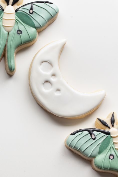 Moth Cookies, Moon Cookies Decorated, Moon Sugar Cookies, Moon Cookies, Sugar Dough, Halloween Sugar Cookies, Cookies Decorated, Sugar Cookies Decorated, Decorated Cookies