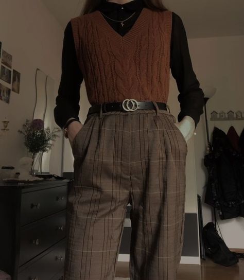 40s Mode, Academia Aesthetic Outfit, Dark Academia Outfit, Dark Academia Outfits, Academia Outfits, Academia Style, Academia Clothes, Dark Academia Fashion, Outfits Retro