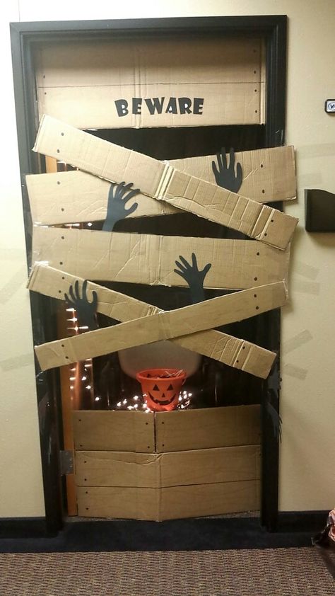 Diy Halloween Decorations Out Of Cardboard, Halloween Medical Office Decorations, Spooky Office Decorations, Halloween Decorations With Cardboard, Diy Office Halloween Decorations, Scary Office Decorations, Diy Halloween Signs Cardboard, Haunted House Office Decorations, Holloween Decore Idea For Office