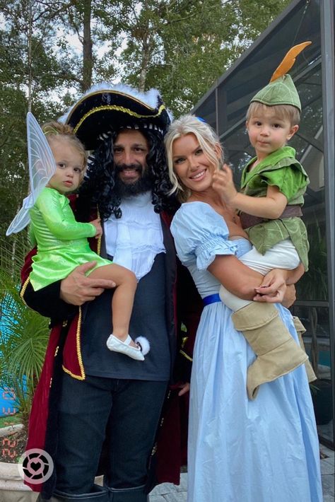 Wendy And Captain Hook Costume, Family Peter Pan Halloween Costumes, Hook Family Costume, Tinkerbell Family Costume Ideas, Family Costumes 4 People, Diy Wendy Darling Costume, Family Fairytale Costumes, Best Family Halloween Costumes For 3, Peter Pan Wendy And Tinkerbell Costumes