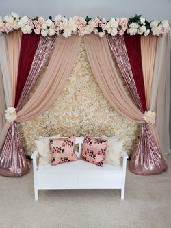 Ceremony Decor Ideas, Roka Ceremony, Engagement Stage Decoration, Nikah Decor, Mehendi Decor Ideas, Wedding Background Decoration, Wedding Entrance Decor, Diy Wedding Backdrop, Luxury Wedding Decor