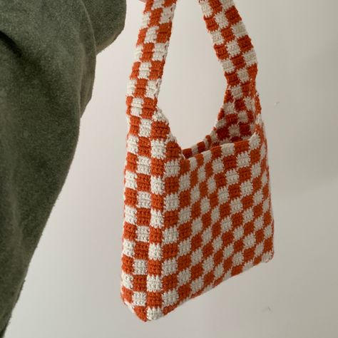 Handmade orange crochet checkered bag Orange Crochet, Knitting For Beginners Blanket, Crochet Shoulder Bags, Mode Crochet, Diy Vetement, Crochet Business, Crochet Fashion Patterns, Diy Crochet Projects, Bag Crochet