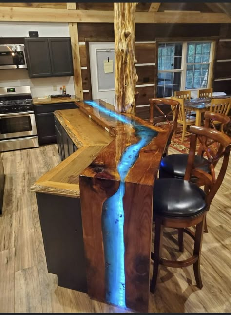 Small Bar Areas, Rustic Basement Bar, Farmhouse Fireplace Decor, Epoxy Countertops, Rustic Log Furniture, Rustic Basement, Resin Countertops, Wood Projects Plans, Basement Bar Designs