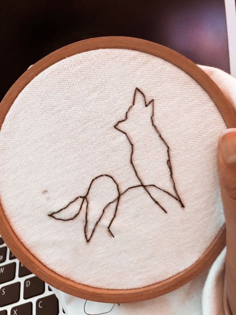 Embroidery Wolf, Embroidery Line Art, Wolf Embroidery, Embroidery Stitches Tutorial, Embroidery Craft, Embroidery Ideas, Embroidery Inspiration, Art Show, Christmas Presents