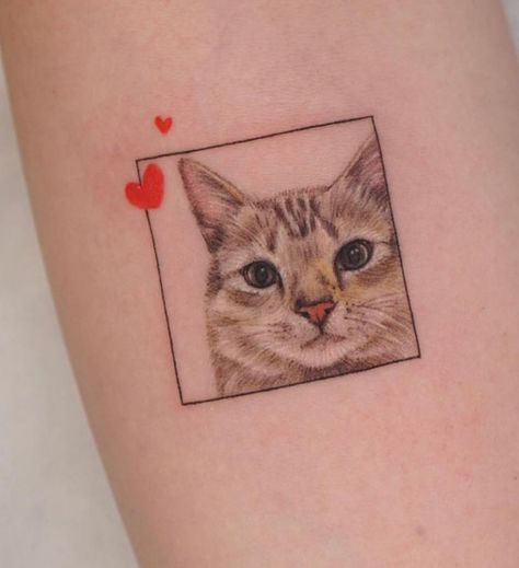 40 Incredible Realistic Cat Tattoos That Are Trending | Inku Paw Best Friends Tattoo, Simple Cat Tattoo, Tattoo Back Tattoo, Cat Portrait Tattoos, Friends Tattoo, Cat Tattoo Simple, Cute Cat Tattoo, Lady Bug Tattoo, Framed Tattoo