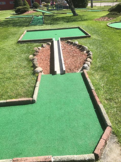 Baehmann's Golf Center — Mini Golf Reviews Mini Golf Course Design, Putt Putt Course, Outdoor Mini Golf, Mini Putt, Putt Putt Golf, Diy Yard Games, Golf Diy, Crazy Golf, Miniature Golf Course