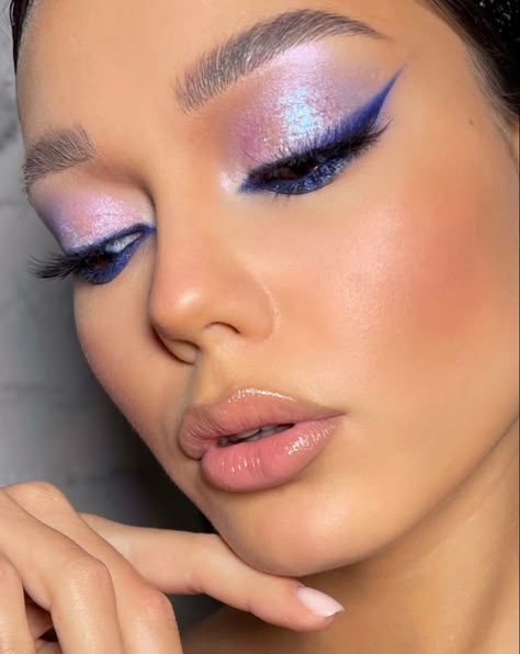 Make Up Disco, Pink And Blue Eyeshadow, Disco Makeup, Maquillage On Fleek, Eye Makeup Styles, Purple Makeup, Makijaż Smokey Eye, Pinterest Makeup, Eye Makeup Art