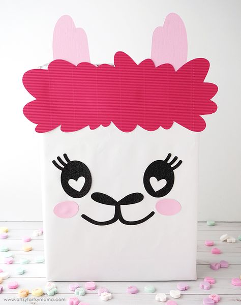 Llama Valentine Card Box Llama Valentine Box Ideas, Lama Valentines Box Ideas, Llama Valentines Boxes, Valentine Cards Ideas, Llama Gifts For Kids, Llama Cricut, Llama Valentines Cookies, Valentines Llama, Girls Valentines Boxes