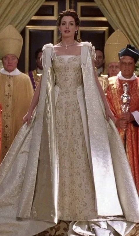 Princess Diaries Coronation Gown, Princess Coronation Gown, Princess Diaries Dress Gowns, Vintage Wedding Gown Victorian, The Princess Diaries Dress, Fantasy Coronation Gown, Royal Coronation Gown, Royalty Dresses Gowns, Coronation Aesthetic