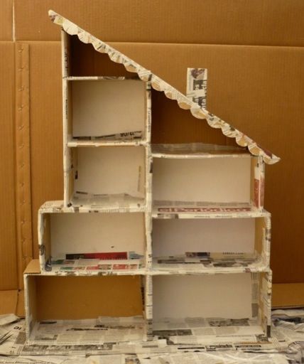 Shoe Box doll house.. Great idea for room boxs Diy Cardboard Toys, Cardboard Dollhouse, Cardboard Toys, Doll House Plans, Mini Doll House, Doll House Crafts, Cardboard House, Barbie Doll House, Box Houses