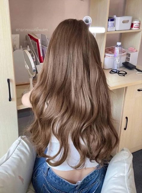 Dusty Brown Hair, Korean Hair Color Ideas, Pretty Hair Cuts, Bombshell Hair, Beige Hair, Korean Hair Color, Inspo Hair, Girl Material, Honey Brown Hair