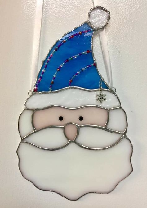 Stained Glass Santa Claus Patterns, Stain Glass Christmas Ornament Patterns, Stained Glass Santa, Diy Stained Glass Window, Stained Glass Patterns Free, Glass Fusion Ideas, Glass Christmas Decorations, Christmas Puzzle, Stained Glass Decor