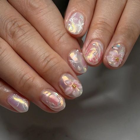 Short Gel Birthday Nails, Nail For Party, 3d Gel Manicure, 3d Flowers On Short Nails, Short Soft Gel Nails, Nail Ideas For Natural Short Nails, Short Nails With 3d Design, 3d Nail Art Short Nails, Short Nails With 3d Flowers