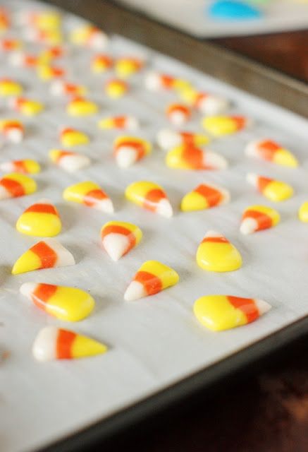 Organic Candy Recipes, How To Make Candy Corn, Homemade Candy Corn, Homemade Candy Corn Recipe, Diy Candy Corn, Candy Corn Recipe, Home Made Candy, Candy Corn Cookies, Dulces Halloween