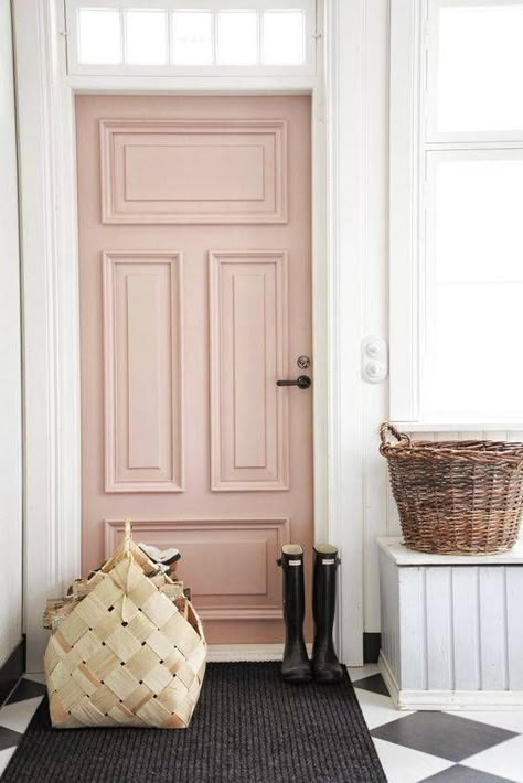 The Most Recommended Blush Pink Paint - Bless'er House Pintu Interior, Koti Diy, Pink Paint Colors, Beautiful Front Doors, Front Door Paint Colors, Interior Design Per La Casa, Door Paint Colors, Deco Rose, Pink Door