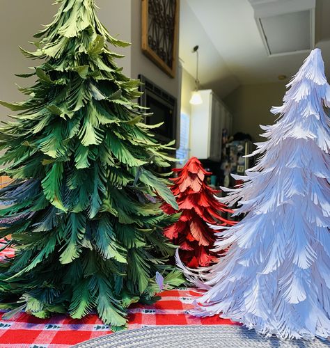 Diy Half Christmas Tree, Cardboard Pine Tree, Large Cardboard Christmas Tree, Big Paper Christmas Tree, Paper Christmas Flowers, Christmas Tree Ideas Minimalist, Christmas Tree Cardboard, Christmas Paper Tree, Paper Mache Christmas Tree