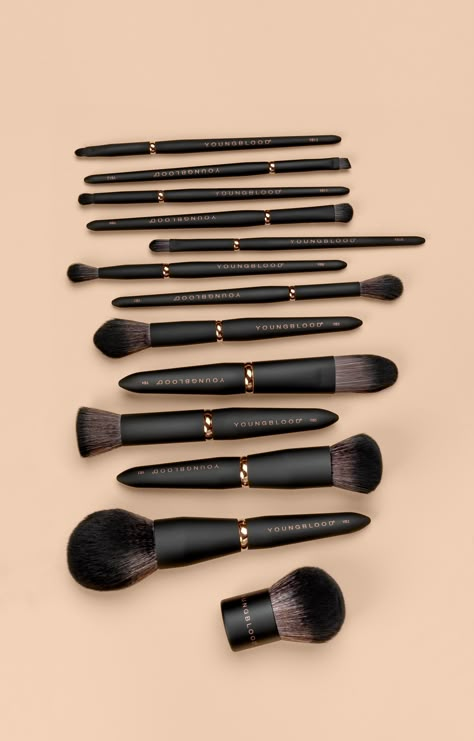 Luxury Makeup Brush Set, Best Make Up Brushes Set, Makeup Accessories Beauty Products, Make Up Brush Sets, Makeup Brush Design, Luxury Makeup Brushes, Makeup Brushes Aesthetic, Make Up Equipment, Best Makeup Brushes Set