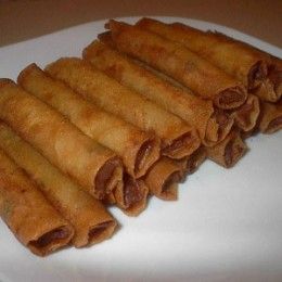 Lumpia Recipe (Filipino Egg Rolls), I use egg roll wrappers, haven't found Lumpia wrappers yet. Lumpia Recipe Filipino, Filipino Egg Rolls, Shanghai Food, Lumpia Recipe, Chicken Spring Rolls, Egg Roll Recipes, Filipino Recipes, Asian Cooking, Egg Rolls