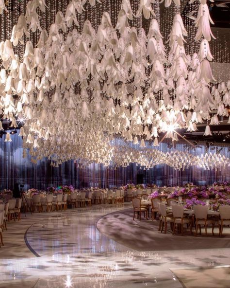 2,539 Likes, 16 Comments - Lebanese Weddings (@lebaneseweddings) on Instagram: “Such an amazing ceiling decor , don't you agree 😍 ?? ________________ ▪Wedding planner…” Saudi Wedding, Hall Lights, Wedding Interior, Wedding Room Decorations, Lebanese Wedding, Wedding Hall Decorations, Wedding Decoration Ideas, Lights Ideas, Church Wedding Decorations