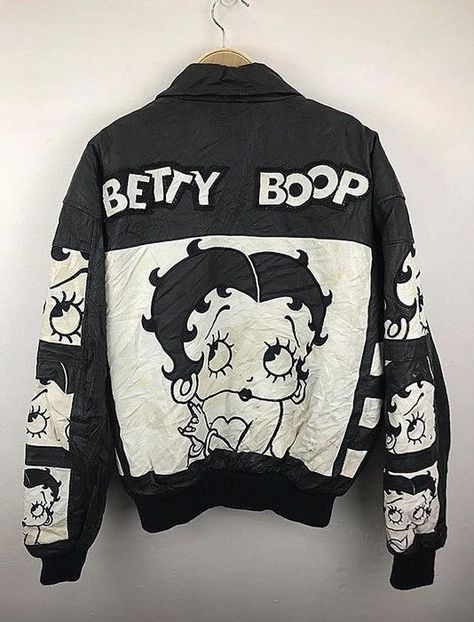 Betty Boop Jacket, Betty Boop Comic, Beauty Clothes, Black Leather Jacket, Betty Boop, Used Clothing, The Age, Fitness Inspo, Size Clothing