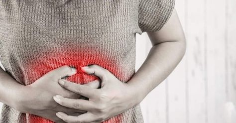 The Most Common Hiatal Hernia Symptoms that You Should NEVER Ignore Esophageal Spasm, Food Poisoning Symptoms, Stomach Ache Remedy, Sistem Pencernaan, Low Stomach Acid, Nerve Health, Food Poisoning, Serious Illness, Stomach Ache