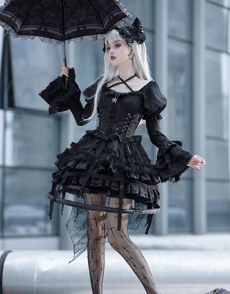 Gothic Pose Reference, Matriarchy Aesthetic, Soft Gothic Outfits, Gothic Pose, Goth Poses, Gothic Poses, Umbrella Pose, Gothic Outfits, Goth Outfits