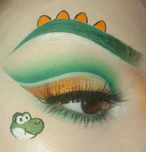 Dinosaur Make Up Women, Yoshi Makeup, Mario Themed Makeup, Dinosaur Eye Makeup, Mario Inspired Makeup, Mario Makeup Looks, Dinosaur Makeup Women, Dino Makeup, Charmander Eye Makeup