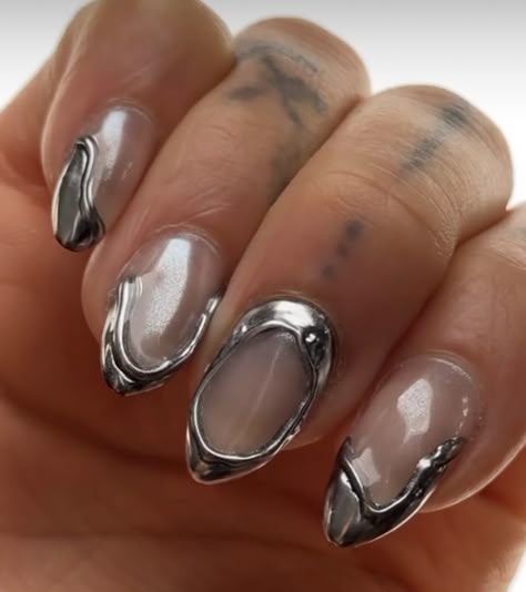 Metallic Pearl Nails, Silver Chrome Abstract Nails, Molten Silver Nails, 3d Metallic Nails, Silver And Pearl Nails, Chrome And Pearl Nails, Molten Chrome Nails, Molten Nails, Peggy Gou Nails