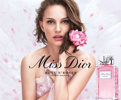 Natalie Portman in the new "Miss Dior Rose N'Roses" campaign Natalie Portman Dior, Perfume Adverts, Perfume Dior, Fragrance Advertising, Dior Fragrance, Dior Star, Perfume Ad, Dior Perfume, Beauty Products Photography