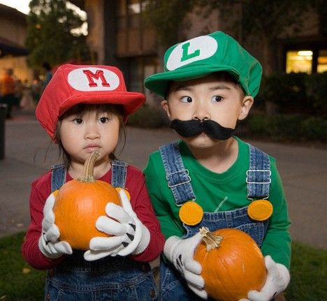 For more costume ideas visit, www.bostonparentspaper.com  10 Halloween Costumes for Siblings halloween costumes #costume Funny Kid Halloween Costumes, Super Mario Bros Costumes, Luigi Halloween Costume, Mario Bros Costume, Mario Und Luigi, Sibling Halloween Costumes, Sibling Costume, Mario E Luigi, Amazing Halloween Costumes