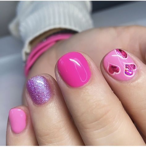 Pink And Purple Nails, Nails Valentine, Neat Nails, Mani Ideas, Cute Pink Nails, Perfect Heart, Gel Natural, Magic Nails, February Nails