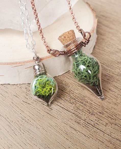 Lotr Gifts, Cottage Core Jewelry, Moss Forest, Moss Jewelry, Moss Necklace, Plant Necklace, Forest Necklace, Canadian Jewelry, Terrarium Necklace