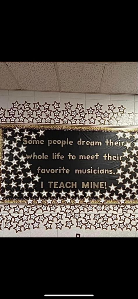 Music Bulletin Boards High School, Music Teacher Door Decoration, Music Class Bulletin Boards, Broadway Bulletin Board, Choir Teacher Aesthetic, Choir Classroom Decor, Elementary Music Classroom Decor, Music Room Bulletin Boards, Music Classroom Posters