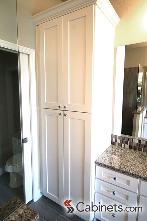 How to Make the Most Out of a Small Bathroom White Bathroom Cabinets, Bathroom Closet, Double Vanity Bathroom, Linen Cabinet, Bathroom Vanity Cabinets, Green Bathroom, Vanity Cabinet, Kitchen Designs, White Bathroom