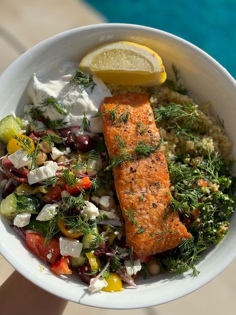 Salmon And Tzatziki, Mediterranean Salmon Bowl, Salmon Tzatziki, Greek Salad Bowl, Greek Salmon, Salad With Salmon, Fluffy Quinoa, Mediterranean Salmon, Salmon Bowl