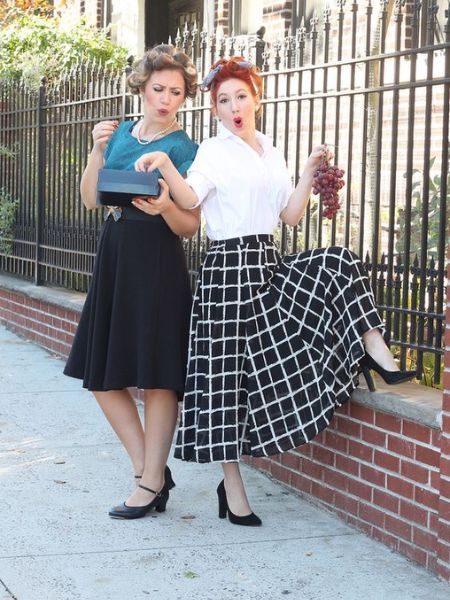 23 Duo Costume Ideas for You and Your Bestie - Advice From Nobody Ethel Mertz, Lucille Ball Costume, Mother Daughter Halloween Costumes, I Love Lucy Costume, Lucy Costume, Cabelo Pin Up, Best Friend Costumes, Easy Halloween Costumes For Women, Quick Halloween Costumes