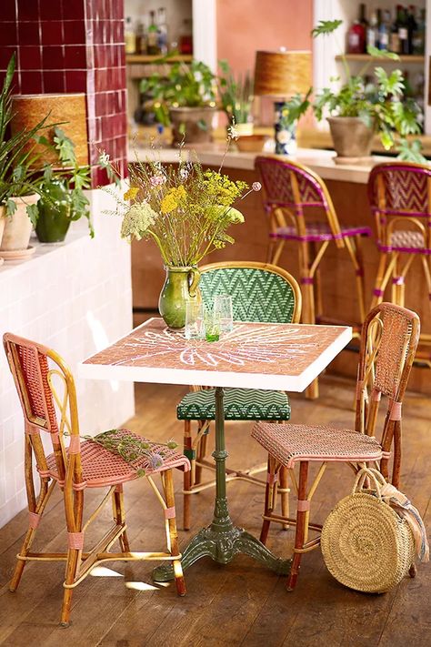 Table Bistrot, Bistro Table, Marie Claire, Paradise, Dining Chairs, Composition, Table Decorations, Furniture, Home Decor