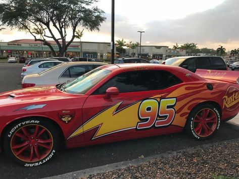 Lightning Mcqueen Aesthetic, Cute Lightning Mcqueen, Cars Movie Quotes, Couple Cars, Lightning Mcqueen Videos, Lightning Mcqueen Car, Mc Queen Cars, Mcqueen Car, Car Movie