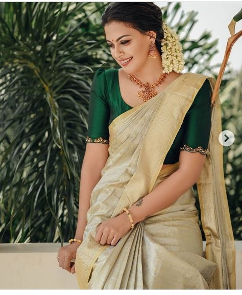 Anusree In Kerala Saree, Anusree In Saree, Kerala Saree Blouse Designs Traditional, Set Saree Blouse Designs Kerala, South Indian Look, Onam Outfits Ideas, Kerala Saree Blouse, Onam Outfits, Kerala Saree Blouse Designs