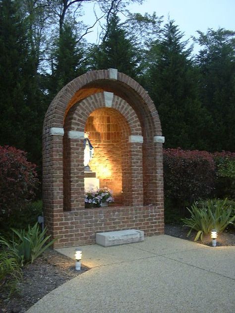 Grotto Design Ideas, Marian Garden, Grotto Design, Church Building Design, Compound Wall Design, Sacred Garden, Prayer Garden, Disney Room Decor, Hacienda Style Homes