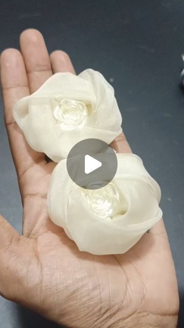 Textile Flowers Diy, Hair Clip Making Ideas, Diy Flower Hair Clips, Hair Clip Making, Diy Instagram, Hair Clips Diy, Hand Flowers, Wedding Fabric, Fashion Videos