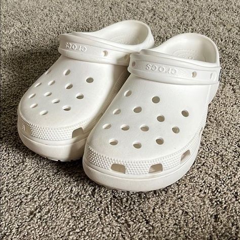 Sandals Aesthetic, Platform Crocs, Punk Girls, White Crocs, Crocs Fashion, Shoes Crocs, Dr Shoes, Preppy Shoes, Shoe Wishlist