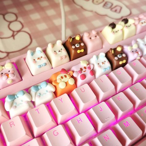 Polymer Clay Keycaps, Keycaps Clay, Keyboard Pink, Clay Material, Keyboard Accessories, Key Caps, Pink Animals, Mechanical Keyboard, Air Dry Clay