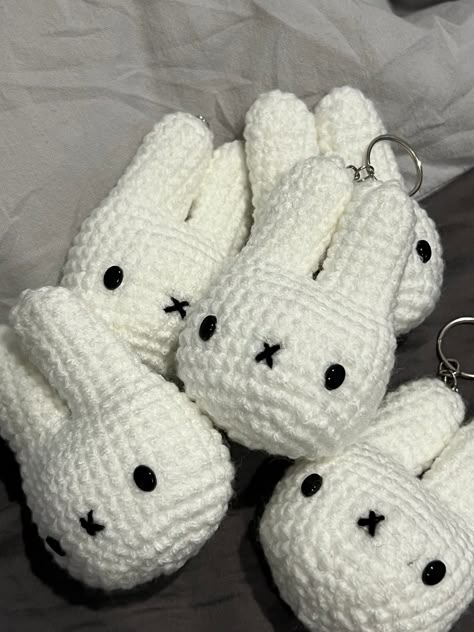 miffy crochet keychain Cutie Things Aesthetic, Crochet Projects Acrylic Yarn, Crochet Bag Friend, Miffy Keychain Crochet, Miffy Crochet Keychain, Crochet Gift Ideas For Friends, Bags Keychain, Miffy Crochet, Miffy Keychain