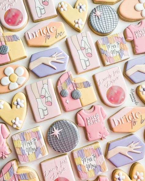 Disco, fringe, and the most fun colors... - Hanamade Cookies | Facebook Pink Disco Cookies, Disco Ball Sugar Cookies, Disco Cookies Decorated, Disco Cookies, Disco Fringe, Decorated Desserts, Bride Cookies, Bachelorette Cookies, Engagement Cookies