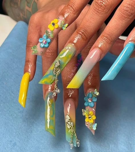 Long Lipstick Nails, Early 2000s Nail Designs, Lipstick Nails Design, Lipstick Nails Shape, Stilleto Nails Designs, Lipstick Nails, Nails Design With Rhinestones, Dope Nail Designs, Exotic Nails