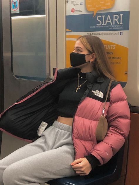 Puffer Jacket Outfit Aesthetic, Pink Puffer Jacket Outfit, North Face Puffer Outfit, North Face Puffer Jacket Outfit, North Face Puffy Jacket, Pink Jacket Outfit, Pink North Face Jacket, Puffer Outfit, Pink Puffer Jacket