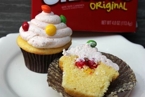 Skittles Cupcakes with Skittles Frosting from @lynda.com @Me and My Pink Mixer (Me and My Pink Mixer) #OXOGoodCupcake Skittles Cupcakes, Sweet Buttercream Frosting, Candy Skittles, Easy Holiday Baking, Skittles Candy, Sweet Potato Tots, Kids Baking Set, Cupcakes Filled, Baking Recipes For Kids